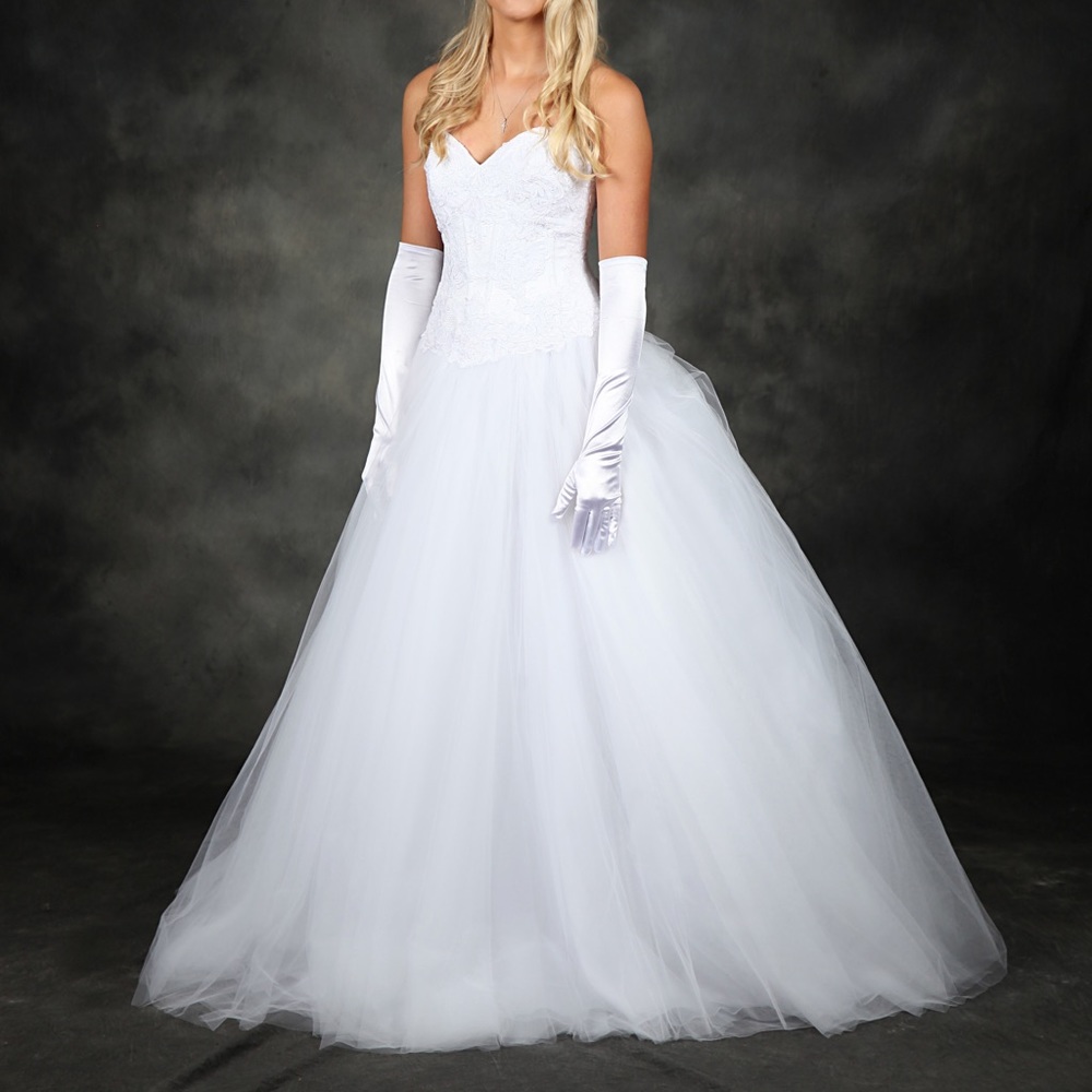 Wedding gown